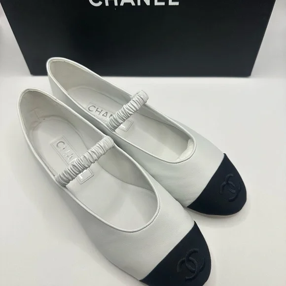 Chanel White and Black Ballet Flats - Picture 10 of 10